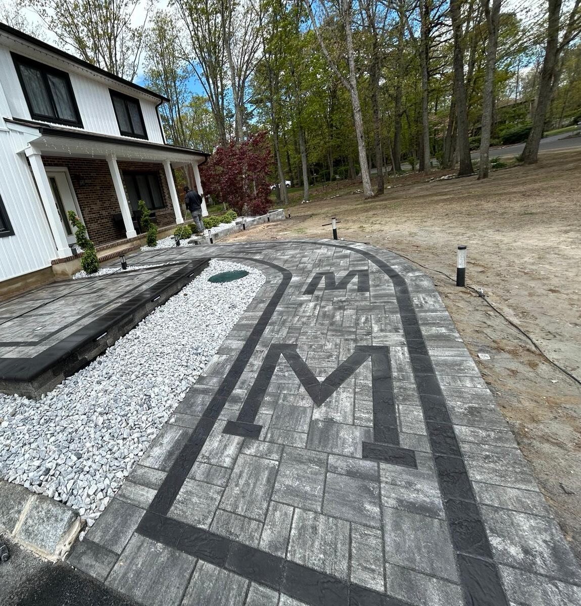 Equipo de New Version Pavers & Home Improvements LLC trabajando en Toms River, NJ